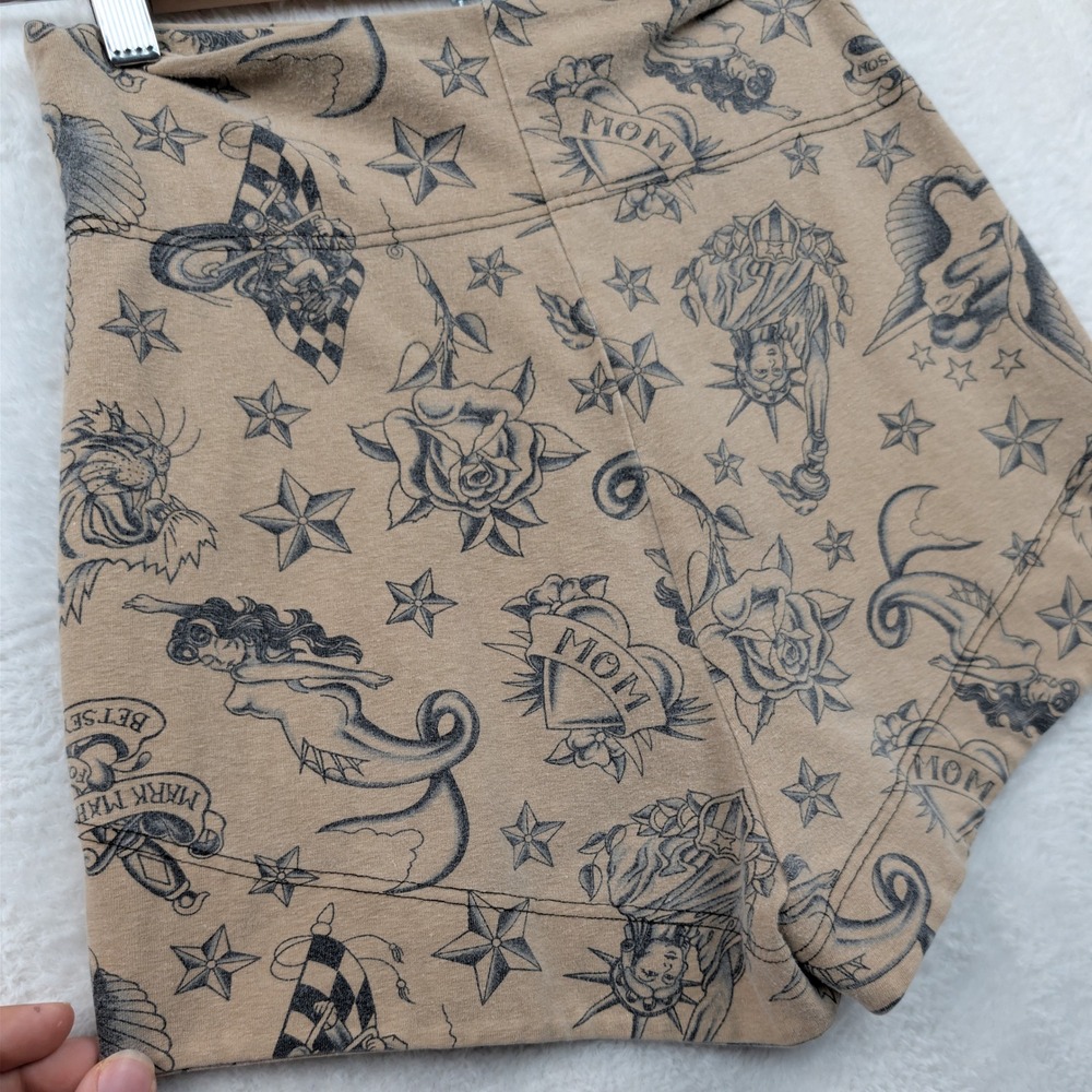 VTG Betsey Johnson Shorts Women's M Tan Mark Mahoney Tattoo Flash Rockabilly 90s - Picture 8 of 10